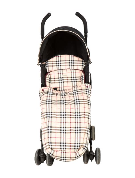 burberry maclaren stroller black.